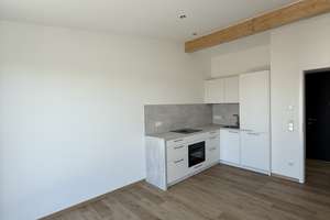 ERSTBEZUG: Exklusive 2-Zimmer Dachgeschosswohnung mit hochwertiger Einbauküche & Balkon in Mailing – Brunellenstraße 6-8, 85055 Mailing, Ingolstadt – Vorschaubild 2