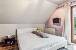 Angebautes Einfamilienhaus im sanierten Zustand in Augsburg-Haunstetten – Die vollständige Adresse der Immobilie erhältst du vom Anbieter., 86179 Haunstetten-Nord, Augsburg – Vorschaubild 11
