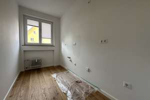 Modernisierte 1-Zimmer-Wohnung mit großem Balkon und Tageslichtbad – Die vollständige Adresse der Immobilie erhältst du vom Anbieter., 70569 Kaltental, Stuttgart – Vorschaubild 2