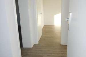 Renoviert und bezugsfertig 3-Zimmerwohnung im 3. OG mit Balkon in grüner und ruhiger Umgebung... – Gleiwitzer Str. 11, 47239 Rumeln-Kaldenhausen, Duisburg – Vorschaubild 6