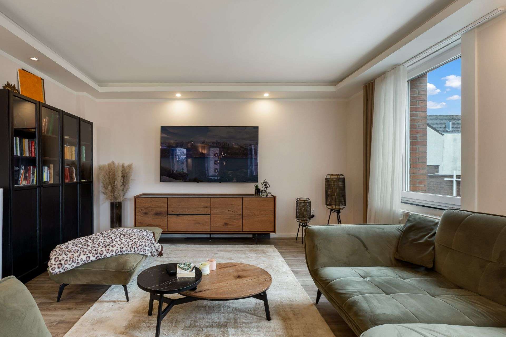 Immobilie in Grevenbroich - Attraktives Mehrfamilienhaus in Grevenbroich – Solide Rendite für Kapitalanleger - Bild 0