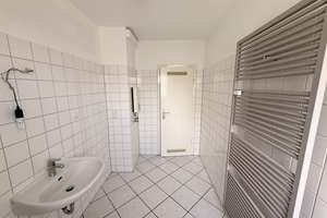 Ideale und Lichtdurchflutete 2 Raum- Wohnung - frisch weiß gestrichen* direkt an der Rü – Rüttenscheider Str. 132, 45131 Rüttenscheid, Essen – Vorschaubild 2