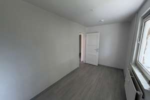 Wohnen auf zwei Ebenen! Renovierte 4-Zimmer-Maisonette mit Balkon in Salzgitter-Bad – 38259 Salzgitter-Bad, Salzgitter – Vorschaubild 4
