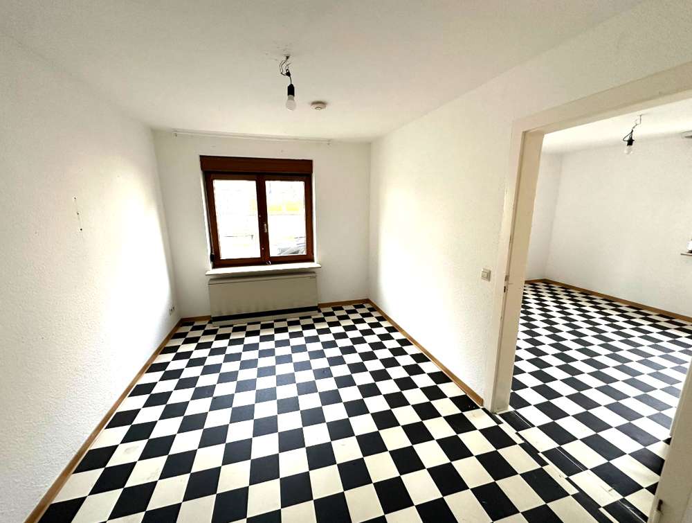 Immobilie in Lobbach - GLOBAL INVEST SINSHEIM | Einfamilien- oder Dreifamilienhaus mit Lagerhalle in Waldwimmersbach - Bild 0