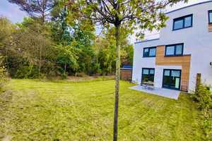 Neues Haus 5 Schlafzimmer. Großer Küche & Garten. Fully furnished – Im Flieder 8, 63075 Offenbach am Main – Vorschaubild 1