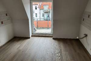 gemütliche 2 Raum Wohnung mit Balkon und Spitzboden – Veilchenstr. 17, 99092 Andreasvorstadt, Erfurt – Vorschaubild 4