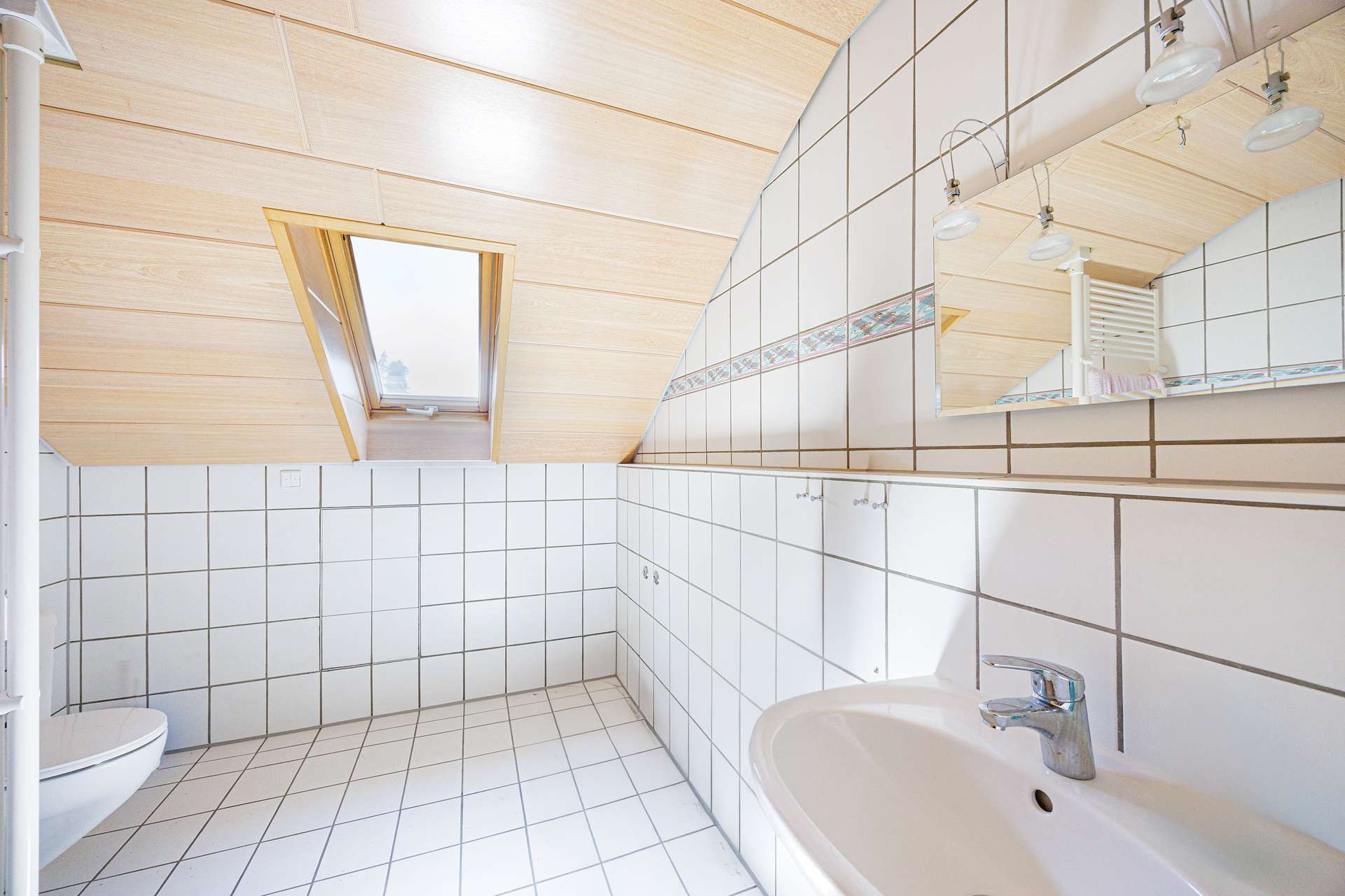 Immobilie in Winnenden - WEITBLICK: Zweifamilienhaus mit viel Raum für Ihre Ideen! - Bild 0