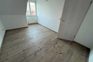 Aufzug - Südbalkon - modernes Laminat - EBK - Tiefgaragenstellplatz!! – Fichtestraße 53, 9126 Chemnitz – Vorschaubild 14