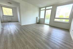 Frisch für Sie renoviert! Tolle 2-Zimmer-Wohnung mit Balkon – Philosophenweg 4, 45279 Freisenbruch, Essen – Vorschaubild 1