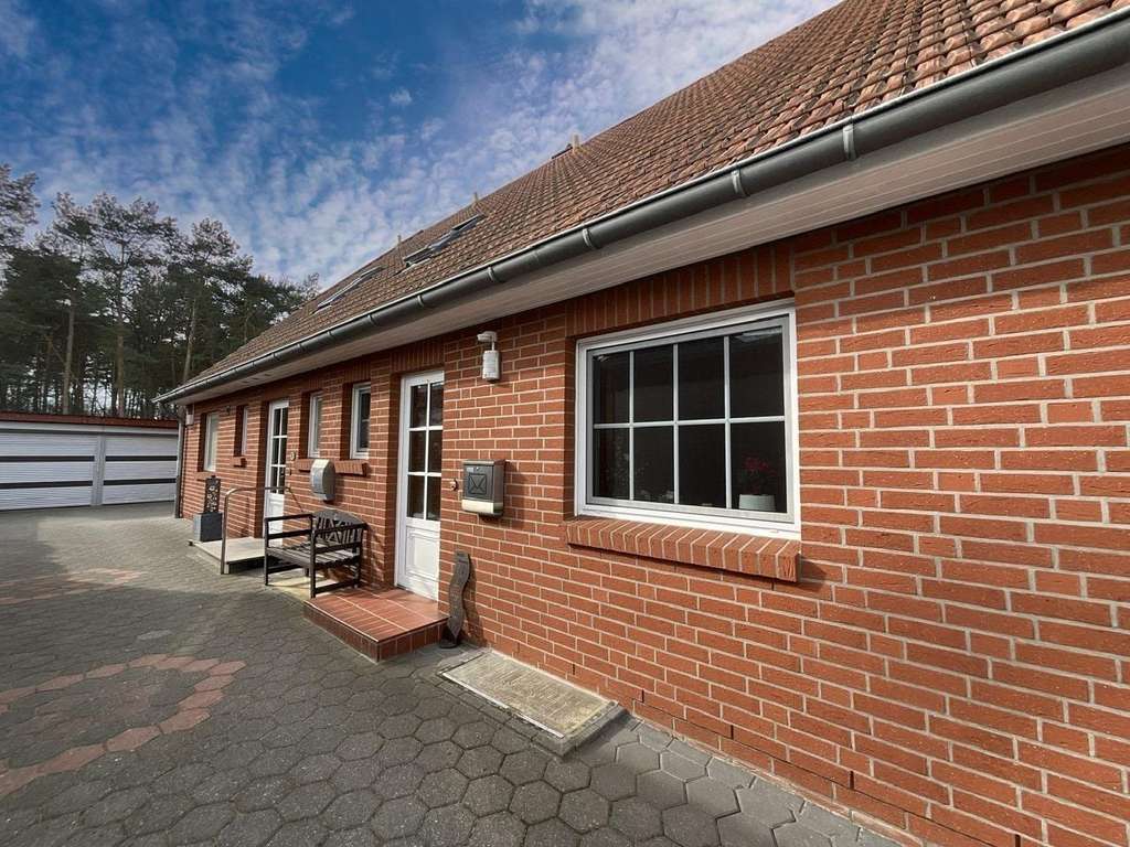 Immobilie in Eystrup - Elegantes Mehrgenerationenhaus – Zwei separate Wohnungen in guter Lage - Bild 2