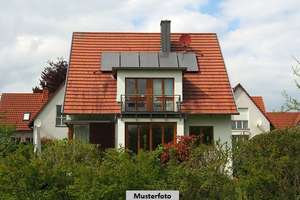 Wochenendhäuschen mit überdachter Terrasse