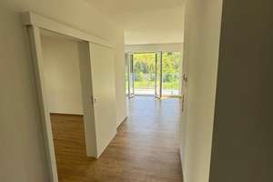 Neubau Erstbezug 83 qm EG 3 Zimmer-Wohnung mit Balkon und Panoramablick in Kernscheid ab sofort! – Im Holzgarten 17, 54296 Kernscheid, Trier – Vorschaubild 9