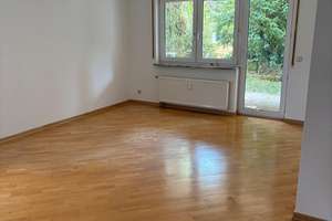 Provisionsfrei: Helle 3-Zimmer-Wohnung mit Terrasse & TG in Uhingen