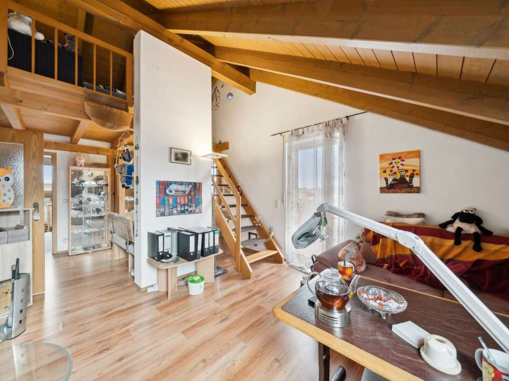 Immobilie in Baierbach - Gemütliche 3-Zimmer Dachgeschosswohnung mit Gartenanteil im idyllischen Baierbach - Bild 0