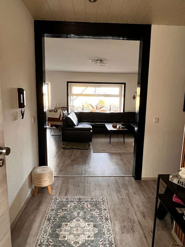 Immobilie in Kronau - Neuwertige 3ZKB mit Garage, Stellplatz und großem Balkon - Bild 2