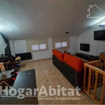 SCHÖNES, RENOVIERTES REIHENHAUS MIT TERRASSE, GRILLPLATZ, GARAGE UND POOL