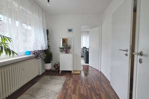 Großzügiges 2-Familienhaus mit Wärmepumpe, schönem Garten in ruhiger Lage von Niedermittlau – Die vollständige Adresse der Immobilie erhältst du vom Anbieter., 63594 Hasselroth – Vorschaubild 12