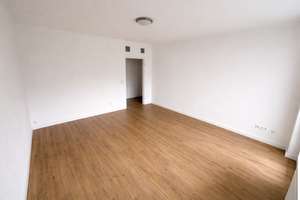 Renovierte 5-Zimmer-Wohnung | 82 m² | 2 Balkone | Stellplatz | Keine Erbpacht| Wolfsburg – Weimarer Str. 1, 38444 Westhagen, Wolfsburg – Vorschaubild 3