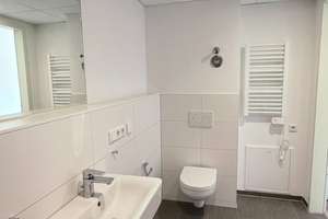 Einzimmer-Apartment mit Balkon, Aufzug & Tiefgarage in Erlangen – Paul-Gossen-Straße 117a, 91052 Rathenau, Erlangen – Vorschaubild 1