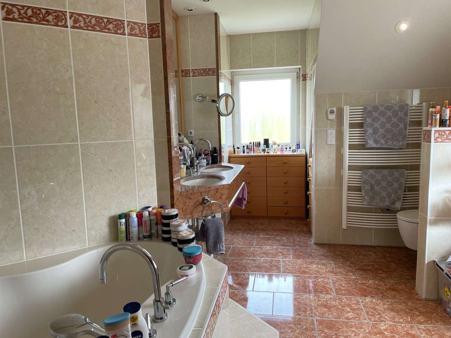 Immobilie in Haldenwang - Viel Platz für zwei Generationen in separaten Wohnungen - Bild 0