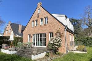 Geräumige lichtdurchflutete Villa mit hochwertiger Innenausstattung und großem Potenzial – Die vollständige Adresse der Immobilie erhältst du vom Anbieter., 40489 Kaiserswerth, Düsseldorf – Vorschaubild 11