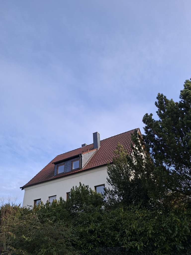 Immobilie in Großenlüder - Geräumiges Zweifamilienhaus mit 7 Zimmern und Garage in Großenlüder Bimbach - Bild 2