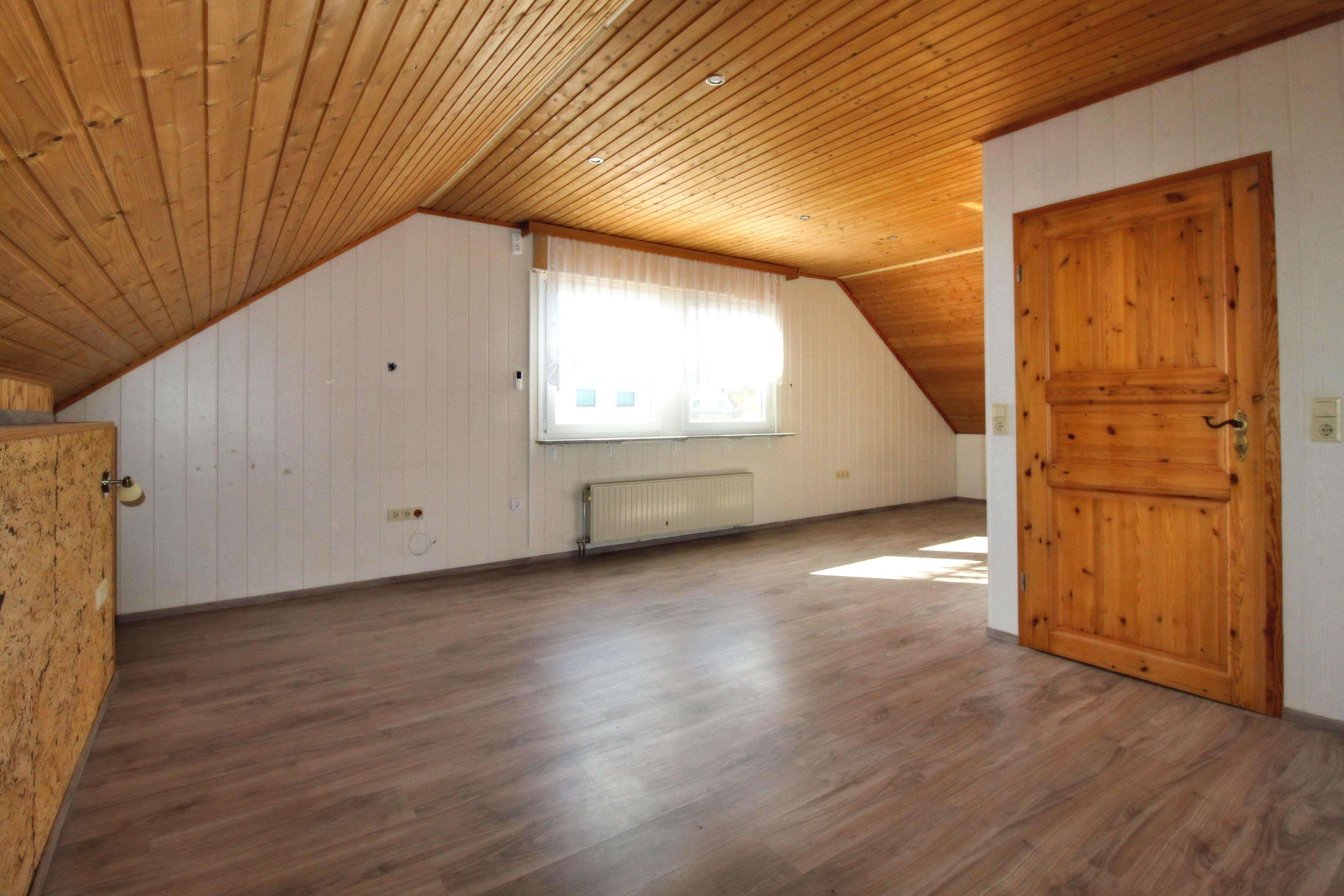 Immobilie in Neuhausen - Großes Wohnhaus mit Einliegerwohnung  - Bild 0