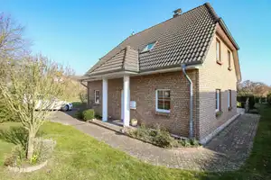 Energieeffizientes, junges Einfamilienhaus nur ca. 4 km vom Strand mit sehr guter Infrastruktur  – Ostholstein (Kreis) – Vorschaubild 1