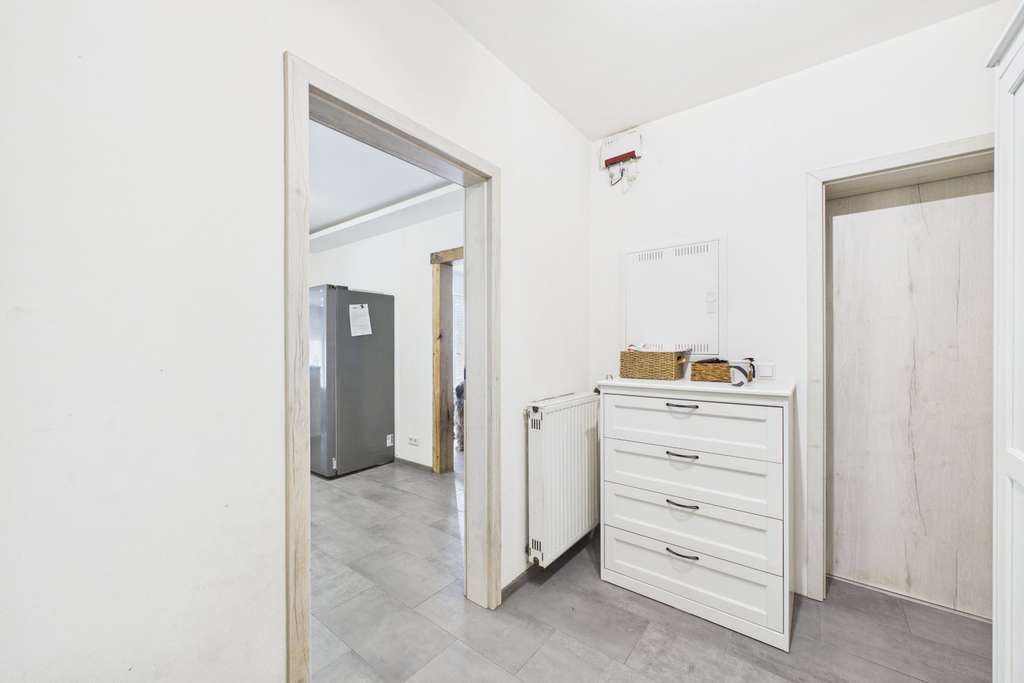 Immobilie in Lünen - Ihr neues Zuhause mit Perspektive: Teilmodernisiertes Zweifamilienhaus mit viel Platz & Potenzial - Bild 1