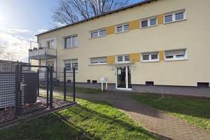 Überzeugen Sie sich selbst: Schöne renovierte 2-Raum Wohnung mit Tageslichtbad + Balkon!