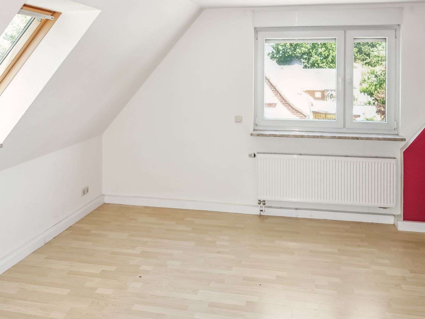 Immobilie in Meldorf - TOP-Lage: Renovierungsbedürftiges Einfamilienhaus mit Garage auf großem Grundstück in Meldorf - Bild 0