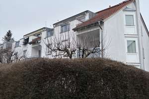 Lebendig wohnen in Moosach: 3-Zimmer-Dachgeschosswohnung mit Balkon – Alfred-Andersch-Weg 14, 80993 Alt-Moosach, München – Vorschaubild 3