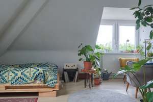 Modernisierte DG-Wohnung am Ringpark — hell, ruhig, mit EBK und Gartenanteil  – Leiblstraße 4, 97072 Altstadt, Würzburg – Vorschaubild 7