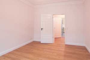Erstbezug und mit Garage! Hochwertig sanierte, zentrale 3 Zimmer Wohnung – Kiel – Vorschaubild 5