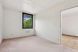 Moderne Wohlfühloase mit viel Licht &amp; Privatsphäre: Stilvoller Bungalow mit Gartenparadies  – Die vollständige Adresse der Immobilie erhältst du vom Anbieter., 40670 Meerbusch – Vorschaubild 4