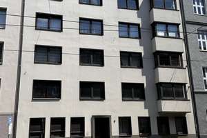 Schöne 2 Zimmer DG-Wohnung, Nähe FH und Vinzenzkrankenhaus