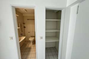 Großzügige 4-Zimmer-Wohnung mit Schwimmbadanteil, 2 Garagen und Zugang zum Gemeinschaftsgarten – Die vollständige Adresse der Immobilie erhältst du vom Anbieter., 90427 Großgründlach, Nürnberg – Vorschaubild 24