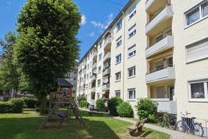 ** Helle Etagenwohnung mit Südbalkon in zentraler Lage ** – Die vollständige Adresse der Immobilie erhältst du vom Anbieter., 85053 Südost, Ingolstadt – Vorschaubild 2