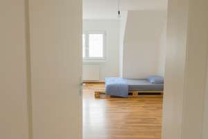 Charmante Dachgeschosohnung 2 Zimmer  in gepflegter Wohnanlage mit großem Gemeinschaftsgarten – Nordstrasse 3, 58135 Haspe-West, Hagen – Vorschaubild 3
