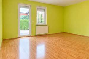 kurze Wege für den Alltag - Bj. 2003 | Gäste-WC | Tageslichtbad | gepflegter Garten | Doppelcarport – 4319 Engelsdorf, Leipzig – Vorschaubild 9