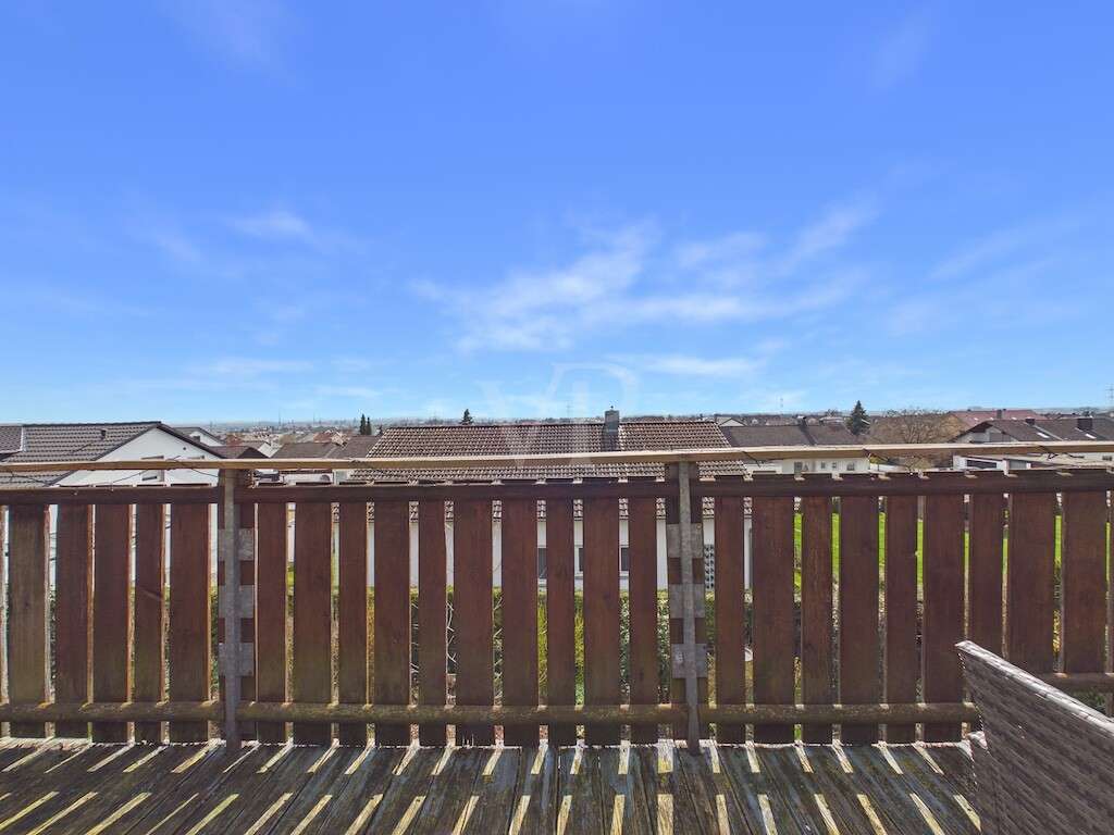 Immobilie in Hepberg - Große, sonnige 4 ZKB Wohnung im 1. OG mit herrlichem Balkon-Weitblick und Garten - Bild 4