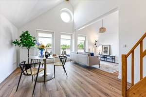 Loftgefühl neu gedacht | Erstbezug nach Renovierung | Galerie & Balkon