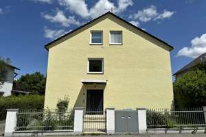 Straubing-Süd: Dreifamilienhaus mit Garagen – Eine Einheit frei verfügbar – Die vollständige Adresse der Immobilie erhältst du vom Anbieter., 94315 Kernstadt, Straubing – Vorschaubild 7