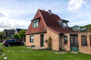 *** DEICHSHAUSEN - 2006 KERNSANIERT - FARBENFROHER GARTEN und FAMILIENFREUNDLICHE LAGE *** – 27809 Lemwerder – Vorschaubild 1