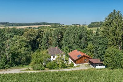 2 Einfamilienhäuser in absoluter Alleinlage
mit großem Grundstück,
nicht einsehbar von der Straße
