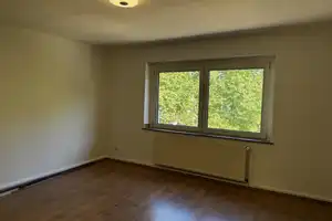 Charmante 2-Zimmer-Wohnung mit Einbauküche und Balkon – zentral in Krefeld – Krefeld – Vorschaubild 3