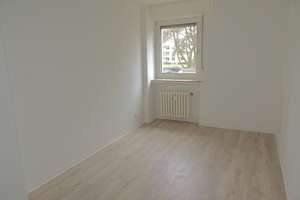 RENOVIERTE  3-ZI.-ERDGESCHOSS-WOHNUNG MIT BALKON, IN RUHIGER LAGE VON KREFELD-GARTENSTADT – Stettiner Straße 25, 47829 Gartenstadt, Krefeld – Vorschaubild 7