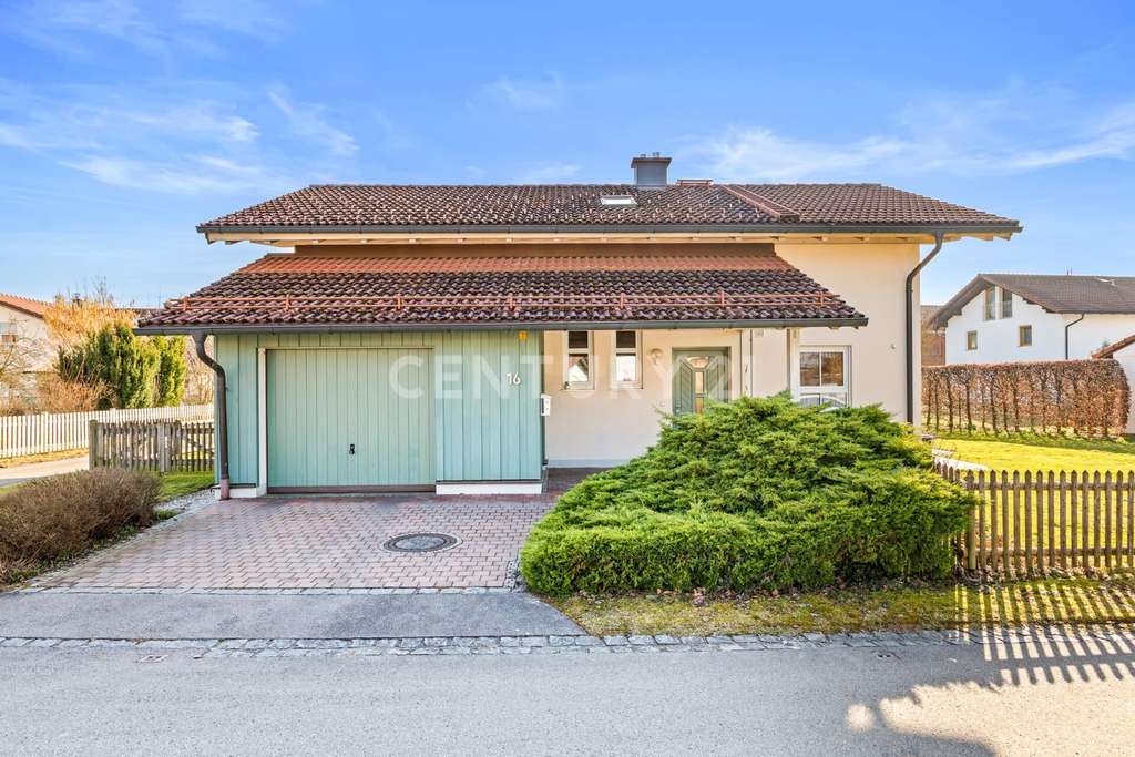 Immobilie in Tacherting - Sehr gepflegtes Einfamilienhaus mit großzügigem Garten in ruhiger Siedlungslage in Tacherting - Bild 1