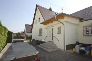 Renovierte kl. Doppelhaushälfte mit großem, gepflegtem Garten, Garage und Gartenhaus! – Kirschenweg 0, 86169 Augsburg – Vorschaubild 5