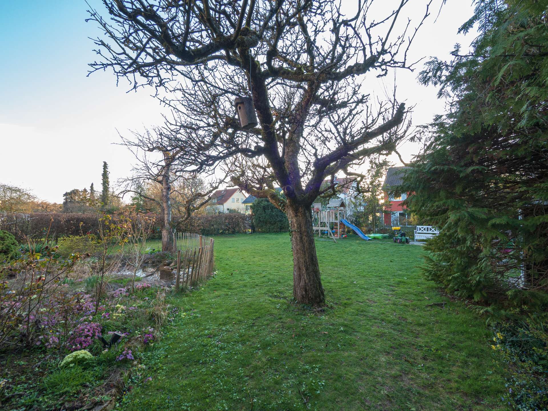 Sonnenberg-Juwel: Helle 3-Zimmer-Dachgeschoss-Wohnung mit Gartenflair, Stuttgart – Bild 2